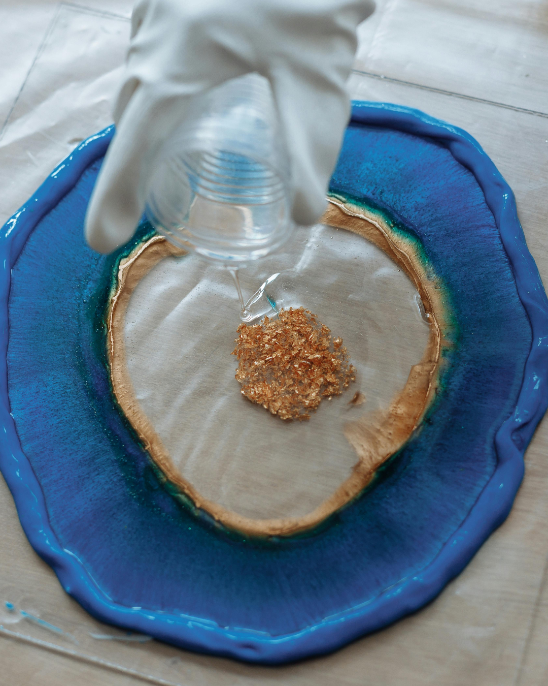 Processus de création avec résine et glitter